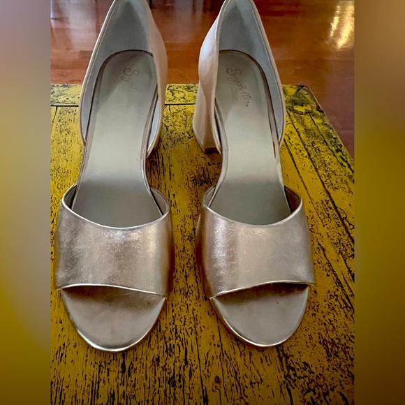 Sheychelles rose gold hell | Size 9 - Picture 1 of 5